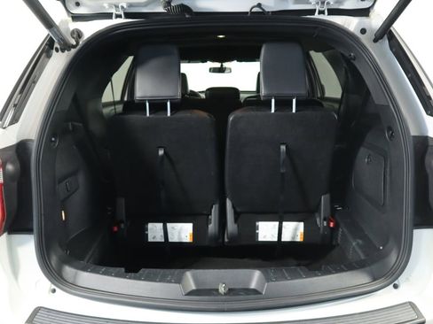 Used 2019 Ford Explorer XLT w/ Equipment Group 202A image 28