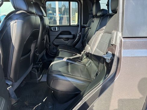 Used 2020 Jeep Gladiator Overland image 25
