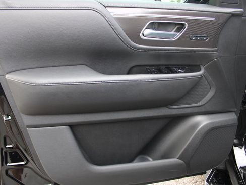 Used 2025 INFINITI QX80 Pure w/ Cargo Package image 12