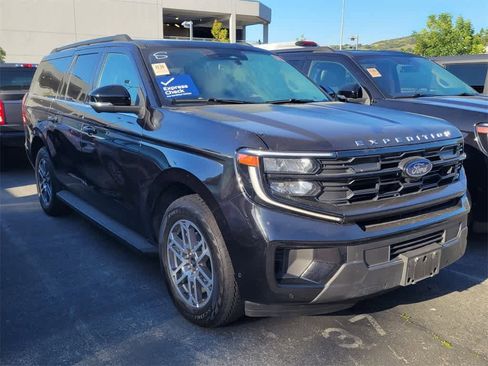 Used 2025 Ford Expedition Max Active image 3