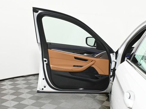 Certified 2022 BMW 530i xDrive w/ Convenience Package image 28
