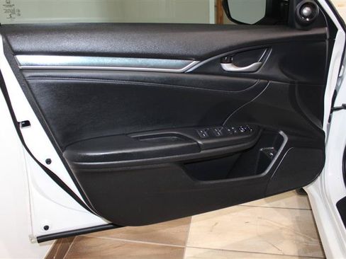 Used 2017 Honda Civic Touring image 25