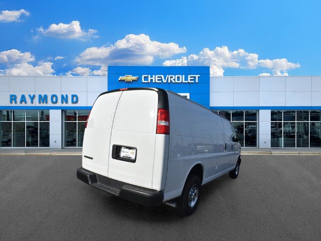 Used 2025 Chevrolet Express 2500 Extended RWD image 3
