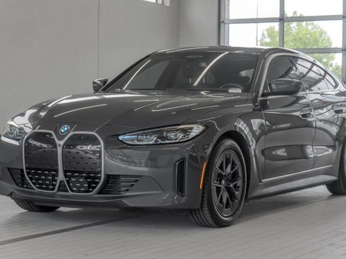 Used 2023 BMW i4 eDrive35 RWD image 25