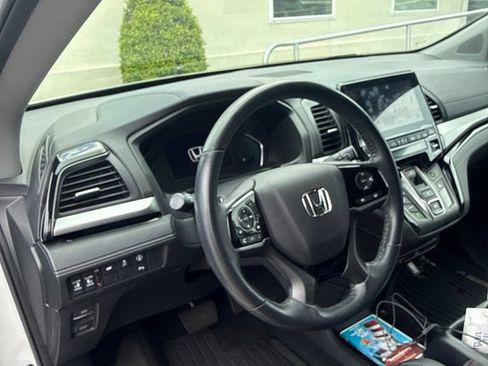 Used 2023 Honda Odyssey Touring image 10