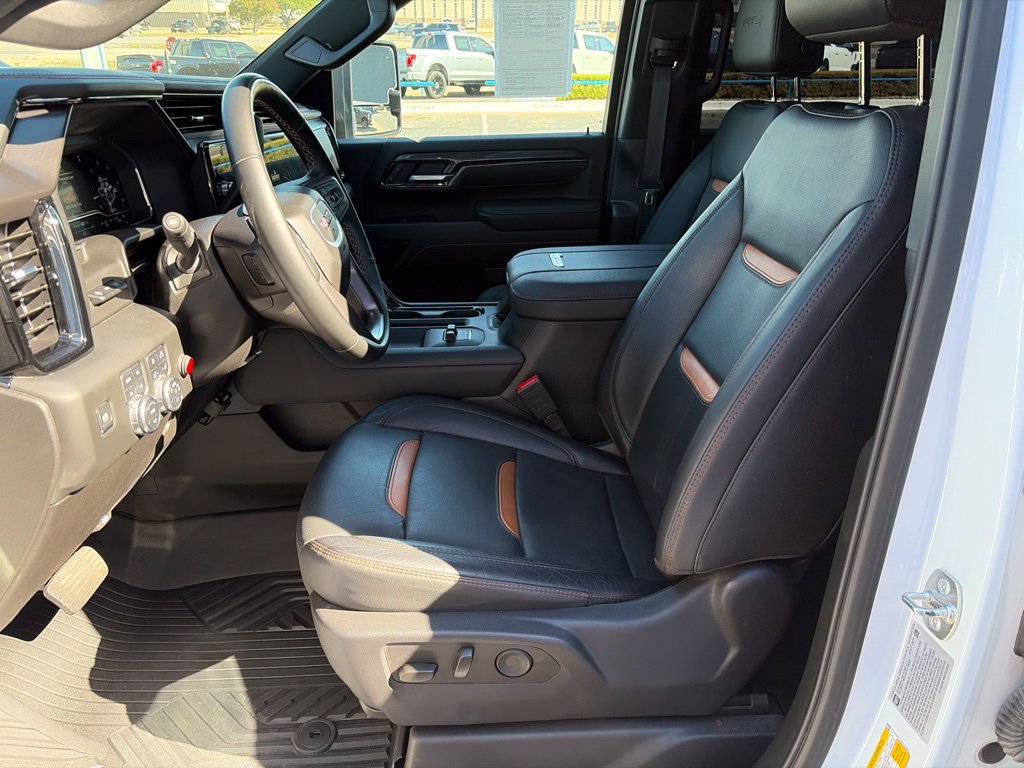 Used 2025 GMC Sierra 3500 AT4 w/ AT4 Premium Plus Package AWD/4WD image 23