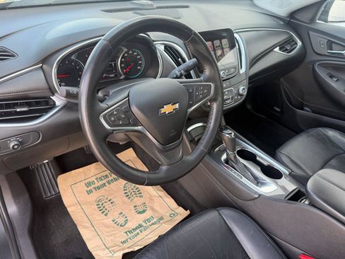 Used 2016 Chevrolet Malibu LT w/ Leather Package FWD image 9