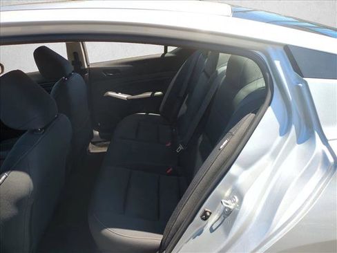 Used 2024 Nissan Altima 2.5 SV FWD image 18