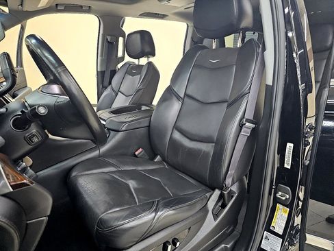 Used 2017 Cadillac Escalade ESV Premium Luxury image 18