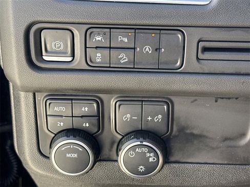 Used 2023 Chevrolet Tahoe Premier image 16