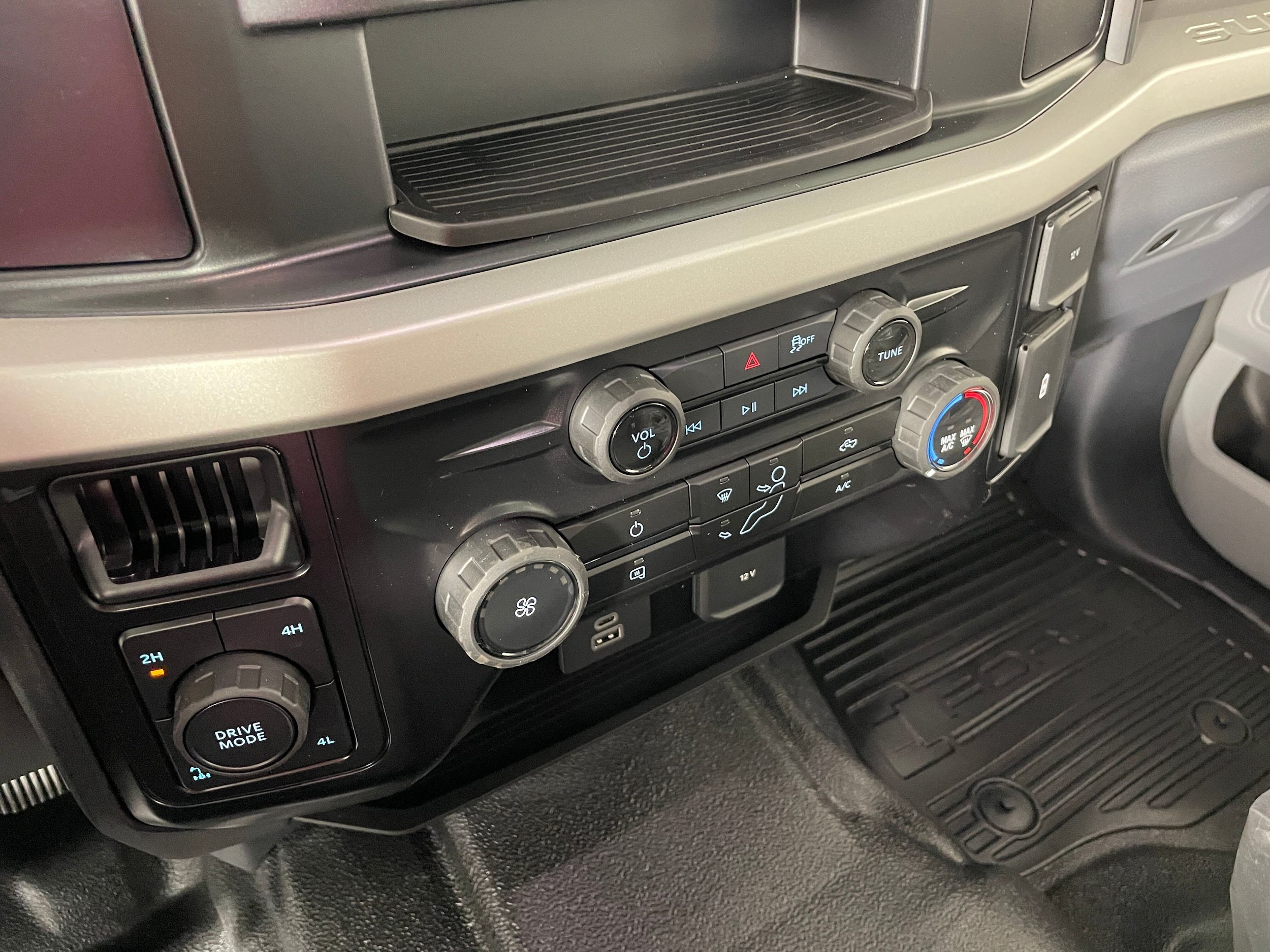 New 2027 Ford F350 XL w/ XL Driver Assist Package AWD/4WD image 6