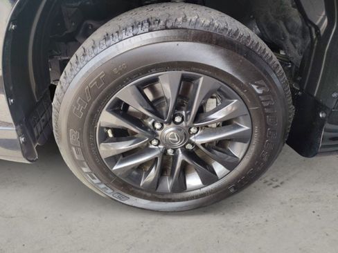 Used 2023 Lexus GX 460 Premium w/ Premium Package AWD/4WD image 10