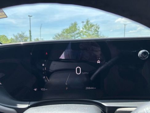 Used 2025 Buick Envista Avenir FWD image 34