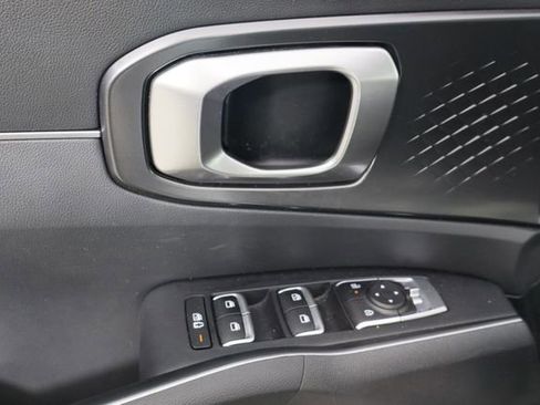 Used 2024 Kia Sorento S image 23
