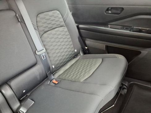 Used 2024 Nissan Pathfinder SV image 24