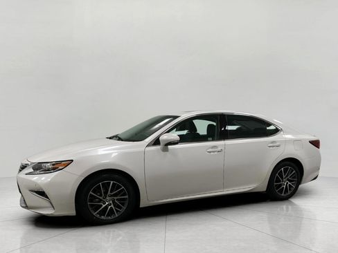 Used 2017 Lexus ES 350 w/ Luxury Package image 9
