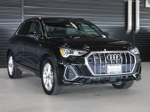 Used 2023 Audi Q3 2.0T Premium Plus w/ Premium Plus Package AWD/4WD image 12