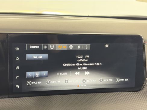 Used 2025 Nissan Kicks SR image 18