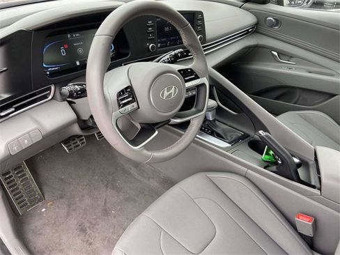 Certified 2025 Hyundai Elantra Sport image 13
