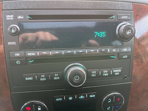 Used 2013 Chevrolet Tahoe LT image 19