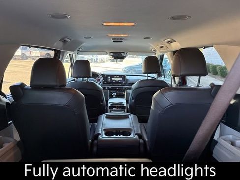 Used 2024 Kia Carnival EX FWD image 13