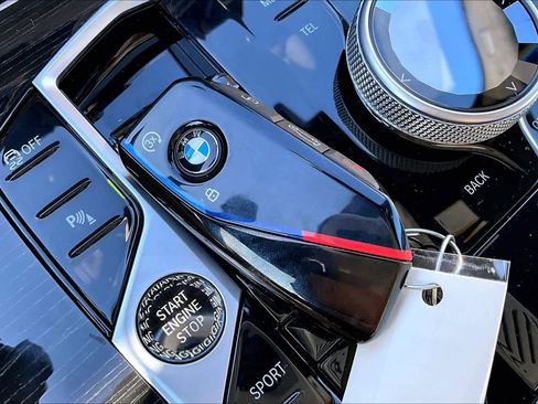 Used 2026 BMW X7 M60i image 15