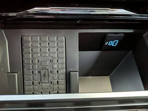 New 2026 Ford F250 Lariat w/ Black Appearance Package image 26