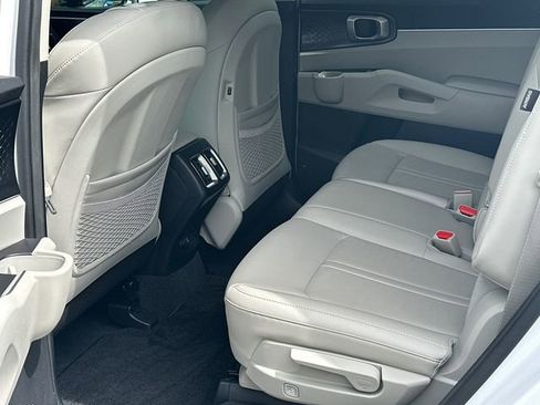 Used 2025 Kia Sorento S FWD image 20