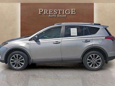 Used 2017 Toyota RAV4 Limited FWD image 2