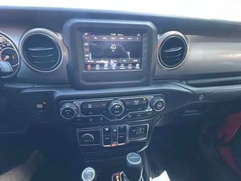 Used 2020 Jeep Gladiator Sport w/ Quick Order Package 24S AWD/4WD image 13