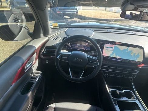 Certified 2025 Chevrolet Traverse Z71 w/ Driver Confidence Package image 27