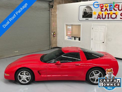Used 2000 Chevrolet Corvette Coupe w/ Roof Pkg RWD image 8