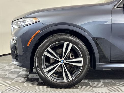 Used 2022 BMW X7 xDrive40i w/ M Sport Package AWD/4WD image 13
