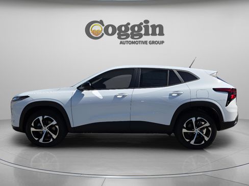 New 2026 Chevrolet Trax RS w/ Driver Confidence Package image 3