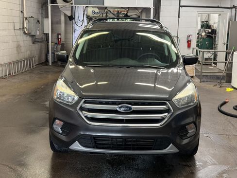 Used 2017 Ford Escape SE FWD image 5