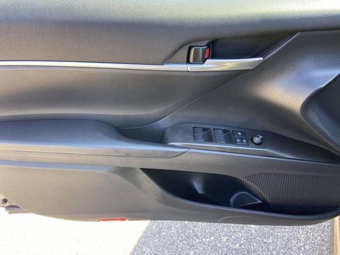 Used 2023 Toyota Camry SE w/ Convenience Package image 11