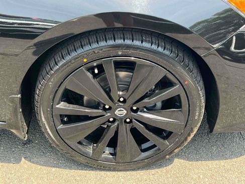 Used 2022 Nissan Altima 2.5 SR w/ Midnight Edition Package AWD/4WD image 6