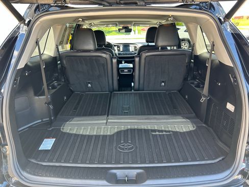 Used 2019 Toyota Highlander SE AWD/4WD image 23