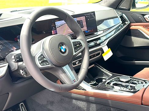 New 2027 BMW X7 xDrive40i w/ M Sport Package AWD/4WD image 9