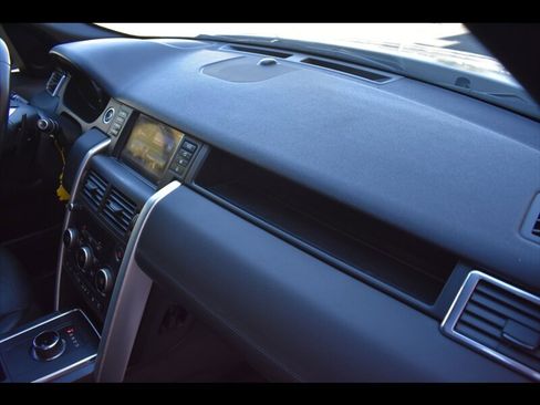 Used 2019 Land Rover Discovery Sport SE image 36