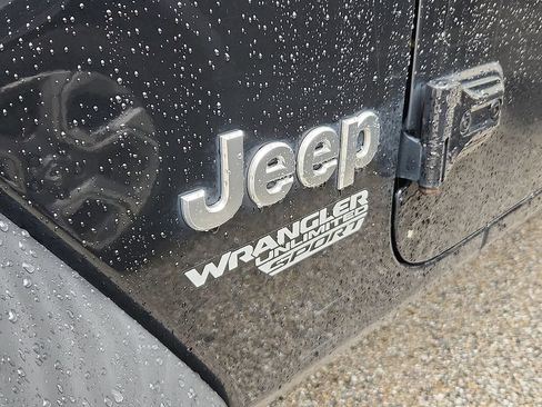Used 2020 Jeep Wrangler Unlimited Sport S AWD/4WD image 4
