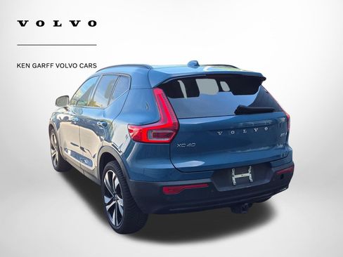 Used 2023 Volvo XC40 B5 Plus w/ Protection Package Premier AWD/4WD image 5