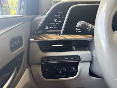 Certified 2021 Cadillac Escalade Premium Luxury Platinum AWD/4WD image 18