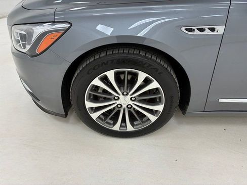 Used 2019 Buick LaCrosse Essence image 9