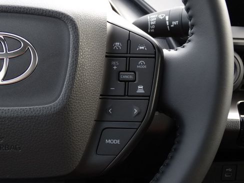New 2026 Toyota Prius LE FWD image 27