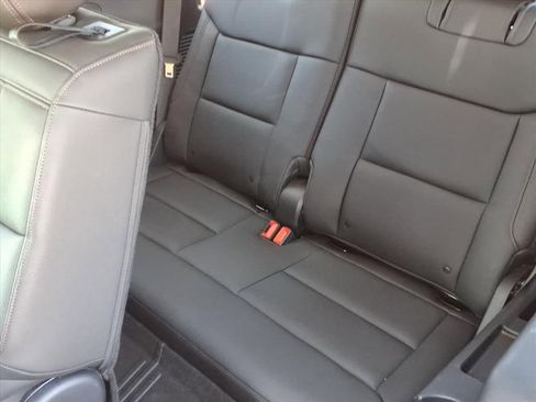 Used 2025 Ford Explorer Active RWD image 15