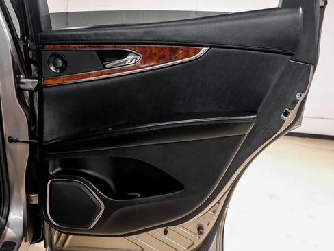 Used 2019 Lincoln Nautilus Reserve image 61