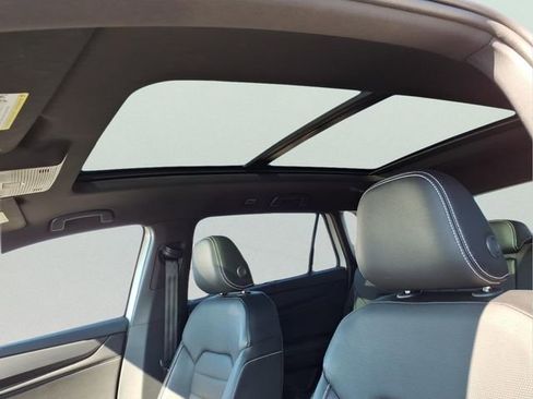 Used 2024 Volkswagen Atlas Cross Sport SEL R-Line image 23