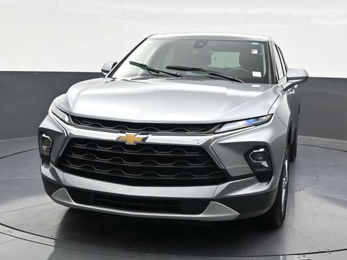 Used 2024 Chevrolet Blazer LT FWD image 9