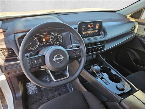 Used 2023 Nissan Rogue S AWD/4WD image 10